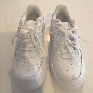 Boys Nike Airforce size 3 all white